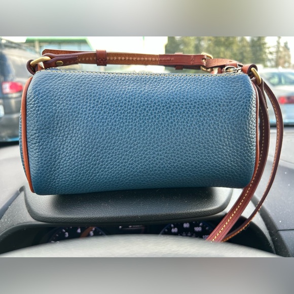 Authentic Dooney & Bourke Dillen small barrel crossbody. New! - Picture 3 of 11